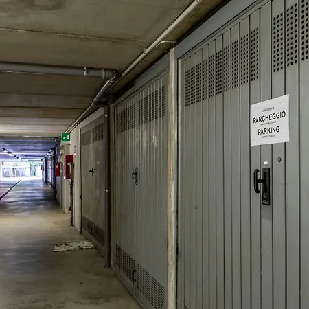 公寓 Garage & Station - Self Check-in & Access